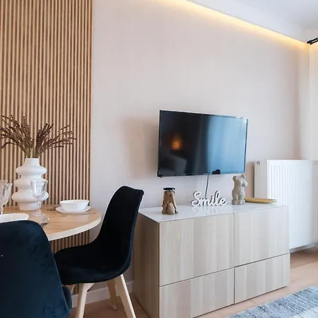 شقة Apartamentysnu, Wola Komfort Ii Z Parkingiem وارسو